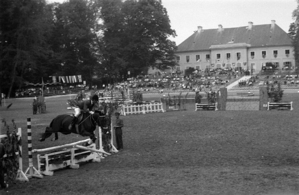 fortepan 74091 nagyvázsony lovasjátékok